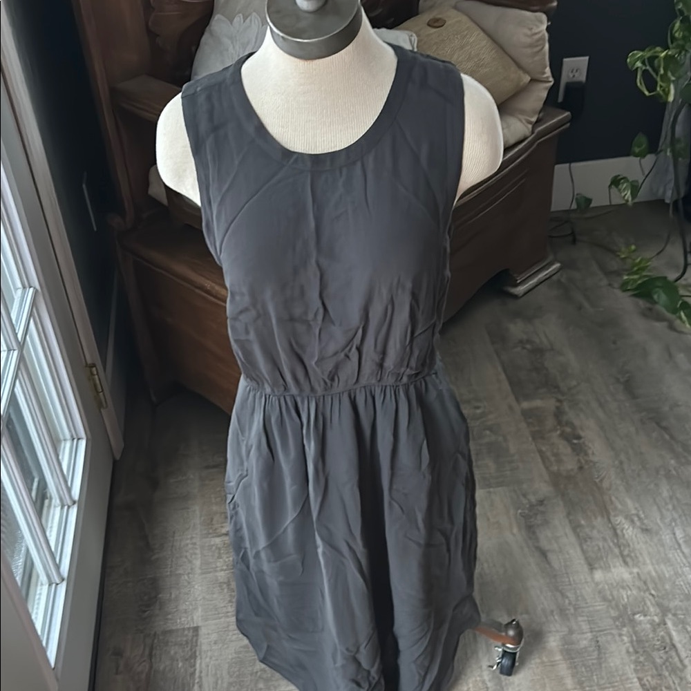 Stunning Madew dress with pockets!